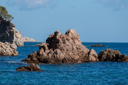 Téléchargez les photos : Beau détail de la côte espagnole sur la Costa Brava, près de la ville Palamos - en image libre de droit