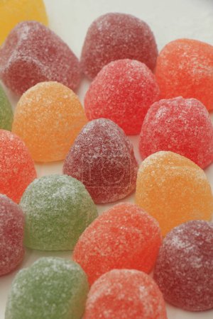 Zuckerfruchtbonbons in verschiedenen Formen, Farben und Größen