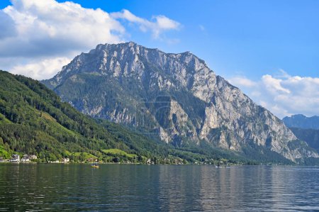 Lago Traun Traunsee en Alta Austria temporada de verano