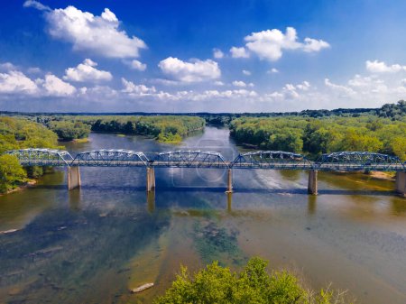 Foto de Arriba de la vista en Point of Rocks Bridge y el río Potomac, entre Maryland y Virginia EE.UU. - Imagen libre de derechos