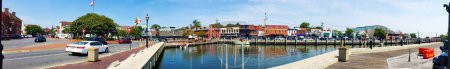 Foto de Vista panorámica del paseo marítimo en Ciudad Histórica Annapolis, Maryland, Tiendas de Regalos y Marina - Imagen libre de derechos
