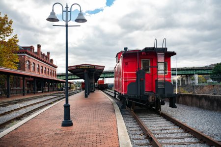 vagón rojo vintage en la estación de ferrocarril Cumberland Maryland,