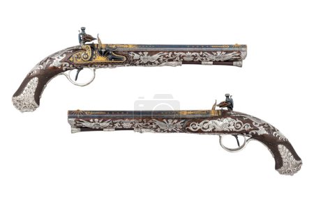 Téléchargez les photos : Ces pistolets comptent parmi les armes à feu néoclassiques anglaises les plus richement décorées connues. Ce sont les chefs-d'œuvre de Samuel Brunn - en image libre de droit