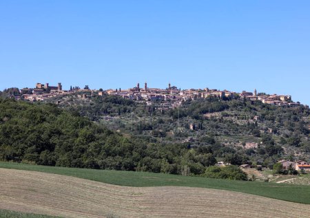 Téléchargez les photos : Le paysage rural près de Pienza en Toscane. Italie - en image libre de droit