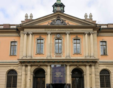 Téléchargez les photos : Stockholm, Suède - 26 juillet 2023 : Bâtiment du Musée du Prix Noble à Stockholm, Suède - en image libre de droit