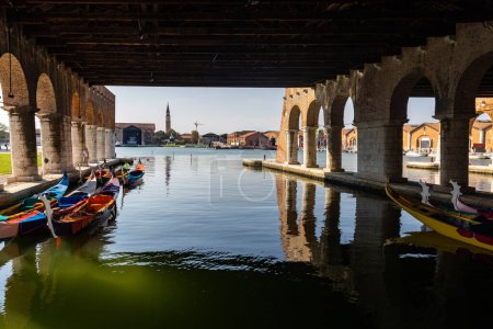 Téléchargez les photos : Venise, Italie - L'Arsenal vénitien. La Gaggiandre, deux magnifiques chantiers navals construits entre 1568 et 1573 après quelques dessins attribués à Jacopo Sansovino - en image libre de droit