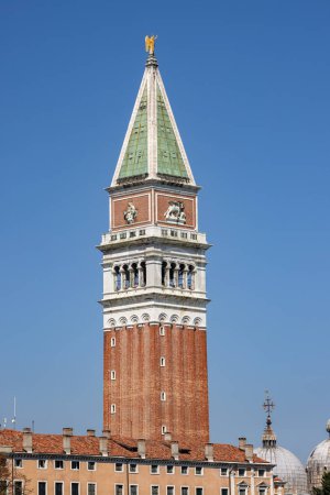 Der Markusturm in Venedig. Italien