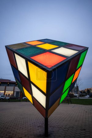 Photo for SZAZHALOMBATTA, HUNGARY - DECEMBER 9 2022:  Rubik cube statue on the street in Szazhalombatta. December 9 2022 Szazhalombatta, Hungary - Royalty Free Image