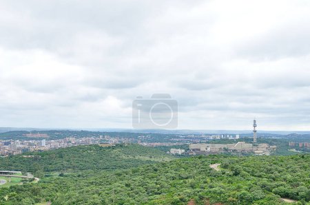 Foto de Vista desde el monumento Voortrekker sobre Pretoria, Sudáfrica - Imagen libre de derechos