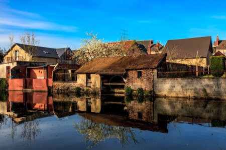 Téléchargez les photos : Image of traditional French laundry on the riverside of the River Ozanne in Brou in Central France. This image is part of my project "Small localities in France" Check my gallery for more such images. - en image libre de droit