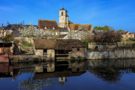 Téléchargez les photos : Spring townscape of Brou est une petite ville située dans le département d'Eure et Loir en région Centre-Val de Loire. Cette image fait partie de mon projet "Petites localités en France". - en image libre de droit