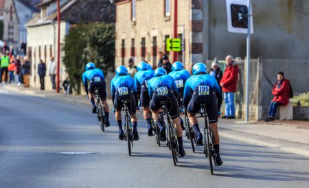 Téléchargez les photos : Montereau, France - 05 mars 2023 : Rea view of the Team Astana Qazaqstan rides during a team time trial stage of Paris-Nice 2023. - en image libre de droit