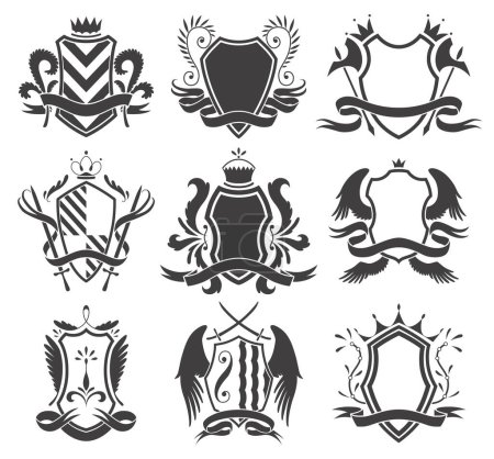 Knight Shields ensemble d'icônes héraldiques. Vintage monochrome chevalier éléments de récompense collection. Insignes royaux, emblèmes en filigrane de luxe. Différents éléments décoratifs sur fond blanc.