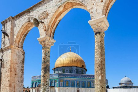 Téléchargez les photos : Dôme du rocher Temple montagne à Jérusalem - en image libre de droit