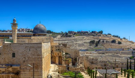 Téléchargez les photos : Ancien cimetière juif de Jérusalem sur le mont des Oliviers - en image libre de droit