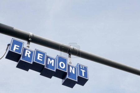 Téléchargez les photos : Fremont street sign fermer à Las Vegas, Nevada - en image libre de droit