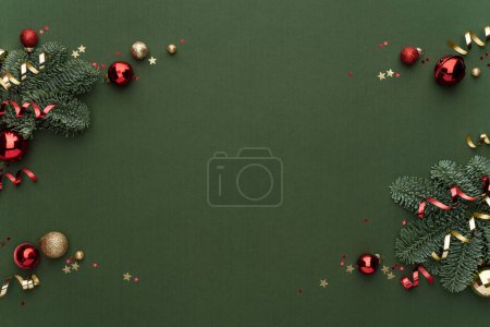 Téléchargez les photos : Fond de Noël vert avec copie Spase - en image libre de droit