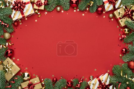 Téléchargez les photos : Cadre de Noël ou Nouvel An sur fond rouge - en image libre de droit