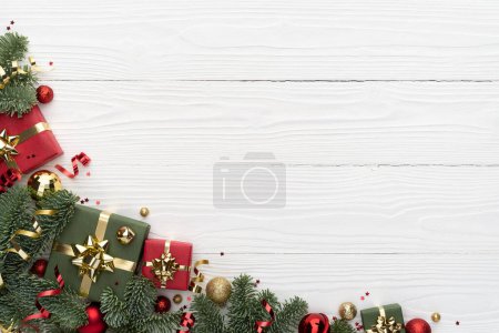 Téléchargez les photos : Fond de conception de Noël avec bordure décorative - en image libre de droit