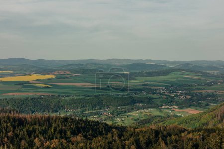 Foto de Paisaje del norte de la República Checa y Polonia Frontera de montañas del sur - Imagen libre de derechos