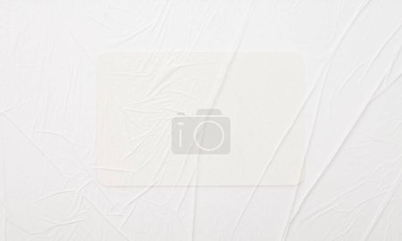 Téléchargez les photos : Carte papier toile froissée humide texture vide avec espace de copie pour votre message texte. Modèle de style minimalisme fond. - en image libre de droit