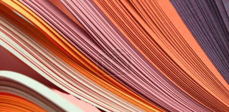 Foto de Gradiente abstracto papel de tira de onda de color fondo horizontal largo. - Imagen libre de derechos