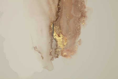 Foto de Arte Abstracto Acuarela y alcohol tinta flujo mancha pintura. Fondo de textura de mármol. Brillo beige, marrón y dorado. - Imagen libre de derechos