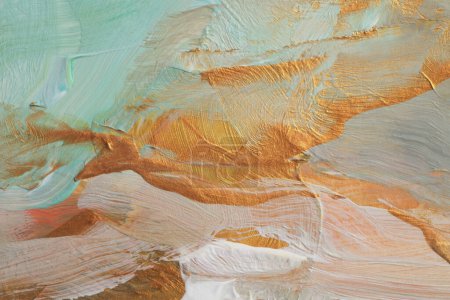 Téléchargez les photos : Art moderne peinture à l'huile et tache de frottis acrylique mur. Texture abstraite couleur beige et or tache fond de coup de pinceau. - en image libre de droit