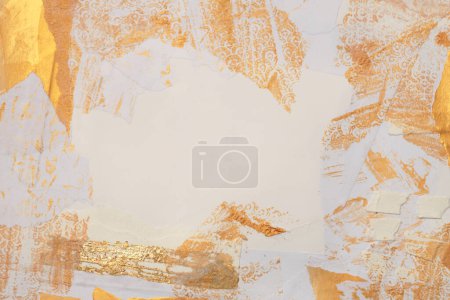 Foto de Oro y bronce brillo papel collage papel marco pared. Resumen brillo textura copia espacio fondo. - Imagen libre de derechos