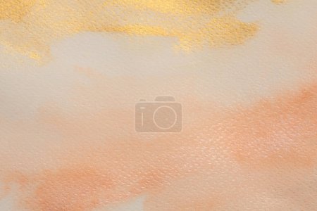 Téléchargez les photos : Beige, or paillettes humide aquarelle papier texture fond. - en image libre de droit