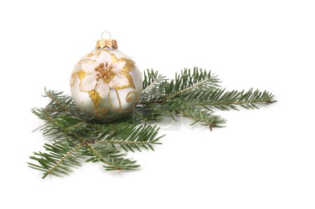 Téléchargez les photos : Or nacre lueur paillettes Joyeux Noël boules sur fond blanc. - en image libre de droit