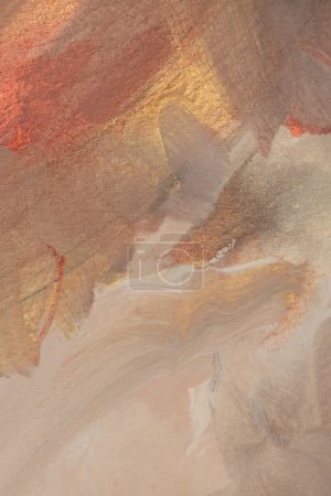 Foto de Beig, oro, tinta marrón y acuarela cepillo de humo trazo mancha mancha sobre papel mojado textura de fondo. - Imagen libre de derechos
