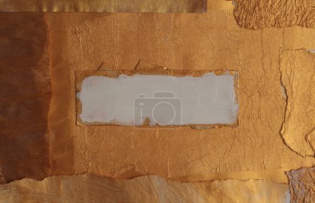 Foto de Oro, bronce y papel beige collage papel marco pintura pared. Resumen brillo textura copia espacio relieve fondo. - Imagen libre de derechos
