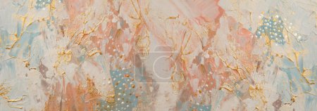 Foto de Arte Abstracto pared de pintura de manchas de acrílico. Beige, oro brillo color lienzo pincelada textura copiar espacio fondo horizontal. - Imagen libre de derechos