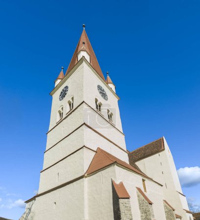 Foto de Cisnadie, Transilvania, Rumania - torre de iglesia gótica fortificada - Imagen libre de derechos