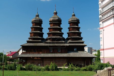Téléchargez les photos : Temple of the Holy Spirit, Ukrainian Autocephalous Orthodox Church in Ivano-Frankivsk city, western Ukraine - en image libre de droit