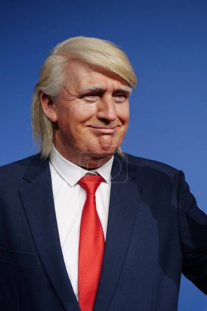 Foto de UCRANIA, BUKOVEL, 5 de octubre de 2022: Cifra de cera de Donald John Trump, empresario, político estadounidense y 45º presidente de los Estados Unidos de América - Imagen libre de derechos