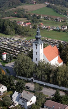 Foto de Iglesia parroquial de Nuestra Señora de las Nieves en Kutina, Croacia - Imagen libre de derechos