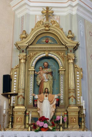 Foto de Altar de San José en la iglesia parroquial de San Francisco Javier en Svarca, Karlovac, Croacia - Imagen libre de derechos