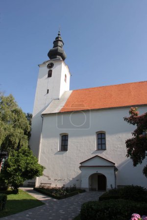 Foto de Iglesia parroquial de Nuestra Señora de las Nieves en Kutina, Croacia - Imagen libre de derechos