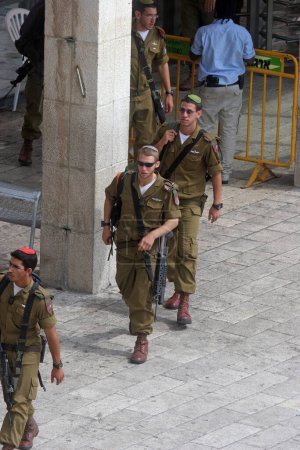 Foto de Miembros de la Policía Fronteriza Israelí en la Ciudad Vieja de Jerusalén, Israel - Imagen libre de derechos