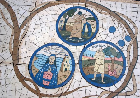 Foto de Piso de mosaico frente a la Iglesia de las Bienaventuranzas, el lugar tradicional donde Jesús dio el Sermón de la Montaña, Galilea, Israel - Imagen libre de derechos