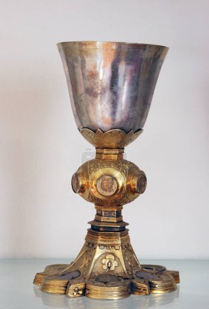 Calice d'or, trésor de l'abbé dans l'église Saint-Marc de Korcula, île de Korcula, Croatie