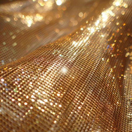 Gold-Metallic-Struktur, Detailaufnahme, schimmernd unter weichem Licht, Fokus auf reflektierende Oberfläche
