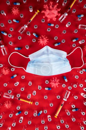 Téléchargez les photos : Masque médical pour la protection contre le virus de la couronne, pandémie de SRAS - en image libre de droit