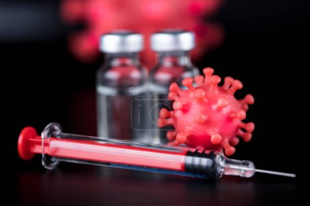 Téléchargez les photos : Fermer la seringue médicale avec un vaccin - en image libre de droit