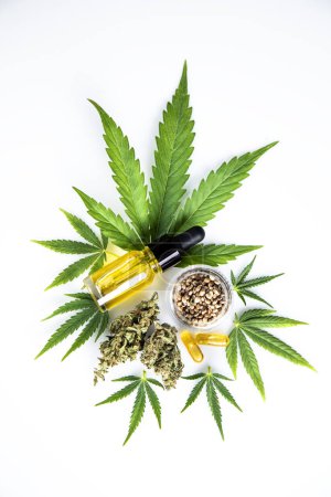 Téléchargez les photos : Bourgeons de cannabis et marijuana - en image libre de droit