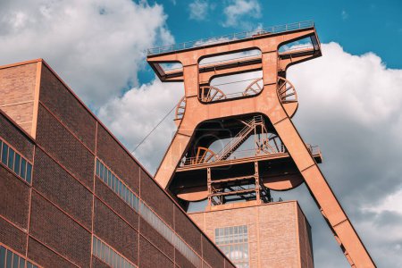 Téléchargez les photos : 27 juillet 2022, Essen, Allemagne : Zollverein - complexe commémoratif de l'Unesco avec mines, cokéfaction de charbon dans la zone industrielle de l'Allemagne. Voyage point de repère - en image libre de droit