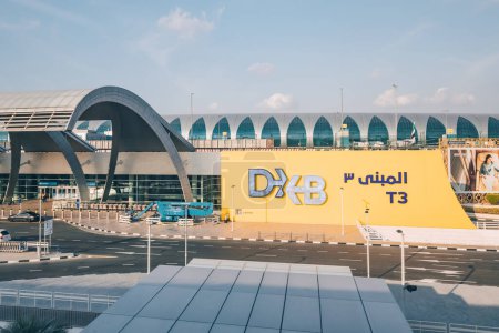 Téléchargez les photos : 19 janvier 2023, Dubaï, Émirats arabes unis : Terminal 3 dans le nouvel aéroport populaire de DXB - en image libre de droit