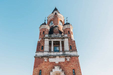 der antike Charme des Belgrader Gardos-Turms, eines berühmten Wahrzeichens, das einen Panoramablick auf die Stadt und die majestätische Donau bietet.